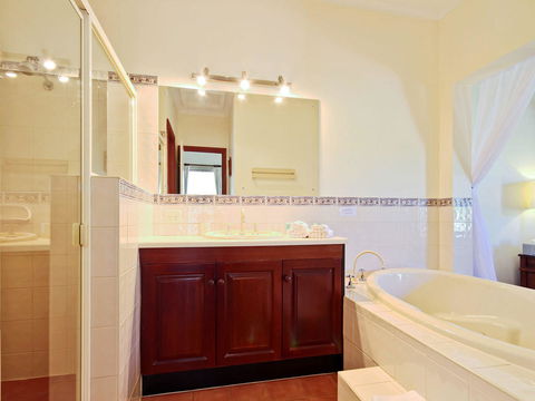 Wine And Roses Bed And Breakfast - Nambucca Heads Accommodation 18