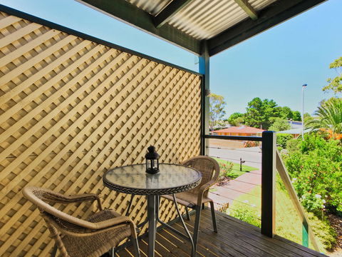 Wine And Roses Bed And Breakfast - Nambucca Heads Accommodation 12