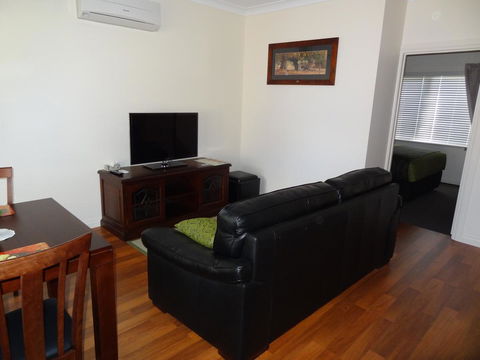 Hahndorf Oak Tree Cottages - Nambucca Heads Accommodation 7