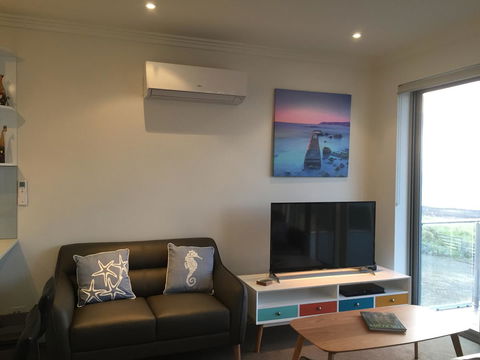 Penneshaw Oceanview Apartments - Nambucca Heads Accommodation 7