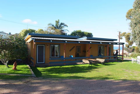 Casuarina Coastal Units - Nambucca Heads Accommodation 2