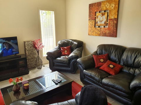 Explore Adelaide, Gawler, The Barossa And Clare Valleys All-in-one - Nambucca Heads Accommodation 0