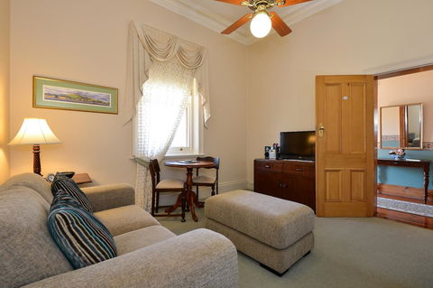 Trafalgar Premium Vintage Suites - Nambucca Heads Accommodation 8