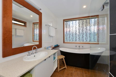 Trafalgar Premium Vintage Suites - Nambucca Heads Accommodation 5