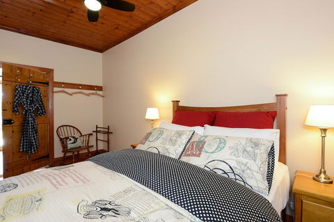 Trafalgar Premium Vintage Suites - Nambucca Heads Accommodation 23