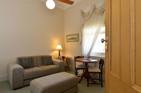 Trafalgar Premium Vintage Suites - Nambucca Heads Accommodation 25