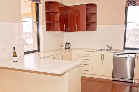 Whyalla Playford Apartments - Nambucca Heads Accommodation 5