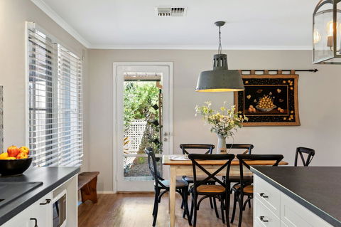 Adelaide Hills Retreats - Nambucca Heads Accommodation 8
