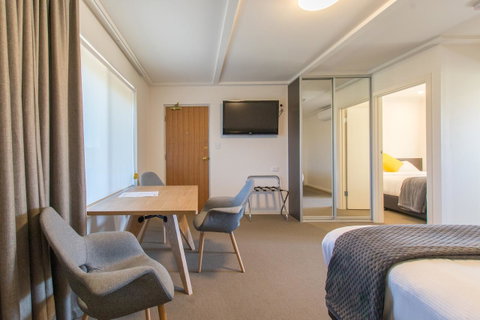 Mick O\'Sheas - Nambucca Heads Accommodation 5