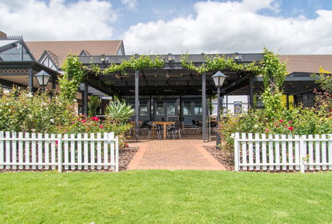 Mick O\'Sheas - Nambucca Heads Accommodation 39