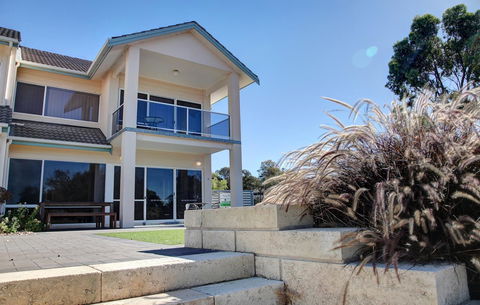 Bay Bliss - Nambucca Heads Accommodation 0