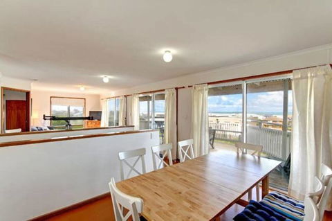 SeaWatch-Sea Views - Nambucca Heads Accommodation 10