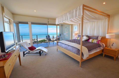 Adelaide Luxury Beach House - Nambucca Heads Accommodation 2