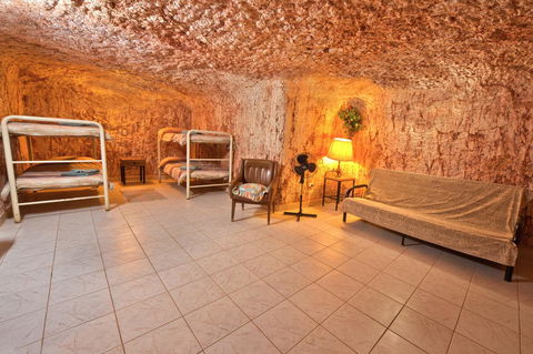Radeka Downunder Underground Motel - Nambucca Heads Accommodation 4