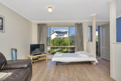 The Lighthouse - Port Willunga - C21 SouthCoast Holidays - Nambucca Heads Accommodation 9