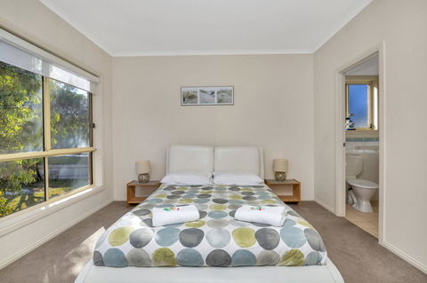 The Lighthouse - Port Willunga - C21 SouthCoast Holidays - Nambucca Heads Accommodation 3