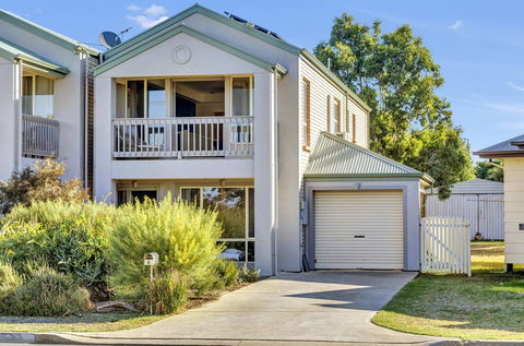The Lighthouse - Port Willunga - C21 SouthCoast Holidays - Nambucca Heads Accommodation 0