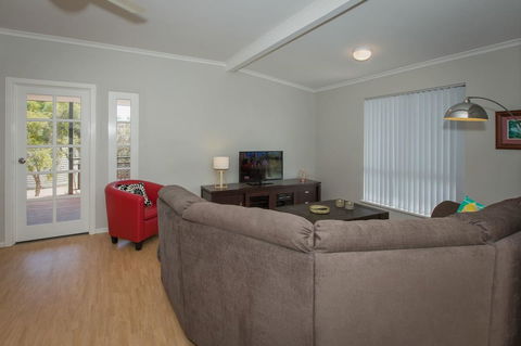 Desert Pea - Nambucca Heads Accommodation 4