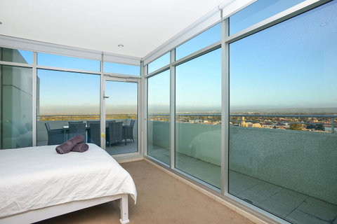 Glenelg Skyline Penthouse - Nambucca Heads Accommodation 13