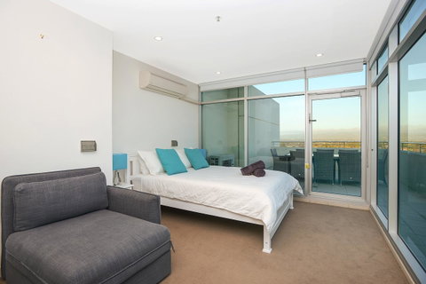 Glenelg Skyline Penthouse - Nambucca Heads Accommodation 36