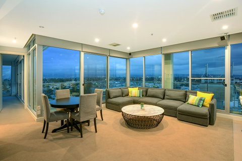 Glenelg Skyline Penthouse - Nambucca Heads Accommodation 4