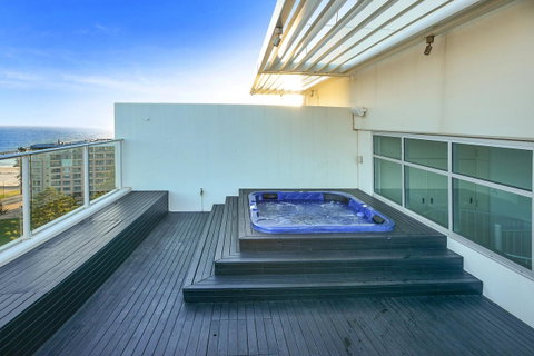 Glenelg Skyline Penthouse - Nambucca Heads Accommodation 15