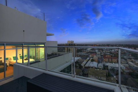 Glenelg Skyline Penthouse - Nambucca Heads Accommodation 10