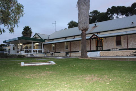 Island Motel Kingscote - Nambucca Heads Accommodation 1