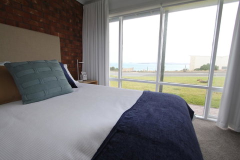 Southern Sands\' Beachfront Apartment - Nambucca Heads Accommodation 12
