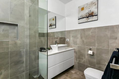 BENGALEE EXECUTIVE TOWNHOUSE- MODERN & STYLISH - Nambucca Heads Accommodation 14