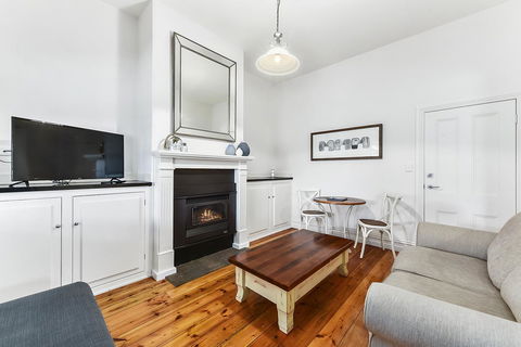 Railway Cottage In Beachport - Nambucca Heads Accommodation 1