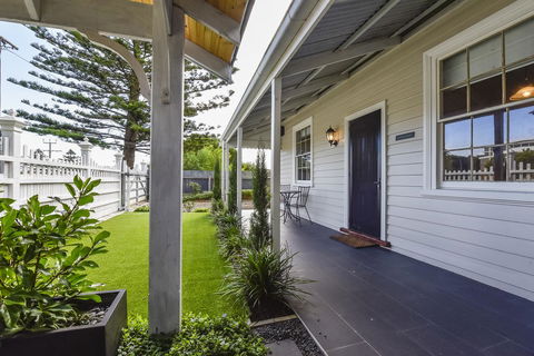 Railway Cottage In Beachport - Nambucca Heads Accommodation 11