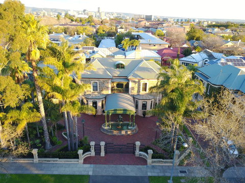 Grand Bluestone Mansion - Nambucca Heads Accommodation 1