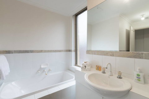 One Bedroom In Adelaideâ€™s East End FREE WIFI*Netflix*Parking - Nambucca Heads Accommodation 11