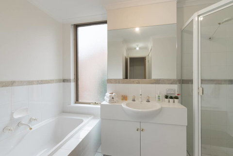 One Bedroom In Adelaideâ€™s East End FREE WIFI*Netflix*Parking - Nambucca Heads Accommodation 16