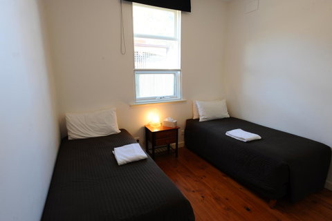 Glenelg Holiday Apartments-Ellis - Nambucca Heads Accommodation 9
