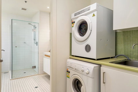 Glenelg Skyline Beachfront Penthouse, Adelaide - Nambucca Heads Accommodation 20