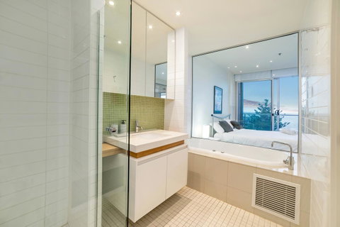 Glenelg Skyline Beachfront Penthouse, Adelaide - Nambucca Heads Accommodation 15
