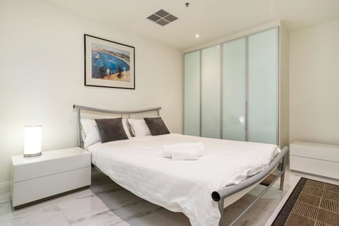 Glenelg Skyline Beachfront Penthouse, Adelaide - Nambucca Heads Accommodation 18