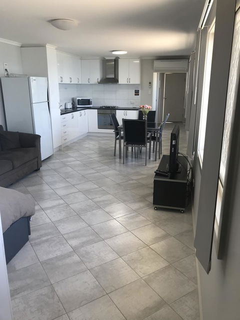 Beachside & Jetty View Apartment 6 - Captain\'s Apt - Nambucca Heads Accommodation 4