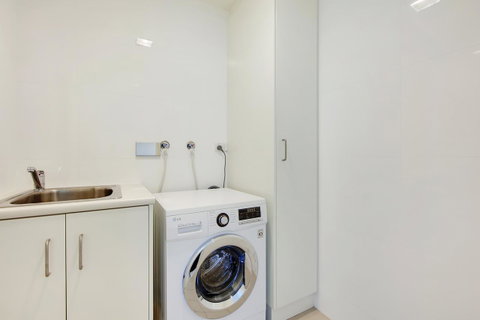 Executive Suite, Incredible Views Of City - Nambucca Heads Accommodation 10