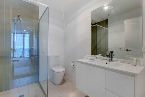 Executive Suite, Incredible Views Of City - Nambucca Heads Accommodation 9