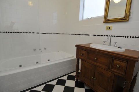 Peppermint Farm Cottage - Nambucca Heads Accommodation 5