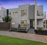 MODERN SPACIOUS 3 BR HOME - NEAR BEACH  AIRPORT - Nambucca Heads Accommodation