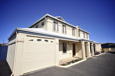 Palm Beach Manor - Nambucca Heads Accommodation 0