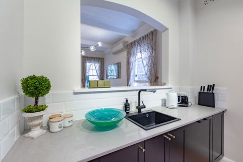 Heritage Townhouse Near Harbour Bridge - Nambucca Heads Accommodation 35