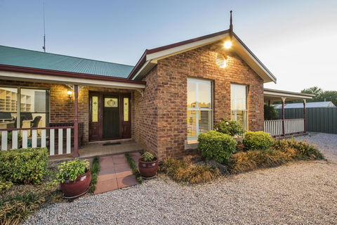 Colonial Court Villas - Nambucca Heads Accommodation 1