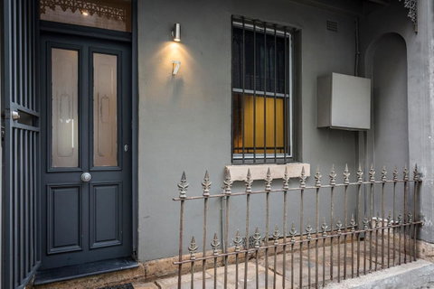 Chippendale Â· Quaint 1880â€™s Sydney Chippendale Terrace House - Nambucca Heads Accommodation 13
