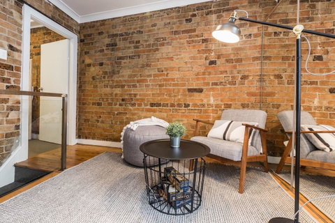 Chippendale Â· Quaint 1880â€™s Sydney Chippendale Terrace House - Nambucca Heads Accommodation 3
