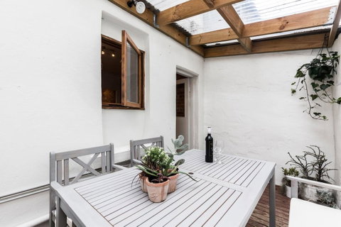 Chippendale Â· Quaint 1880â€™s Sydney Chippendale Terrace House - Nambucca Heads Accommodation 7